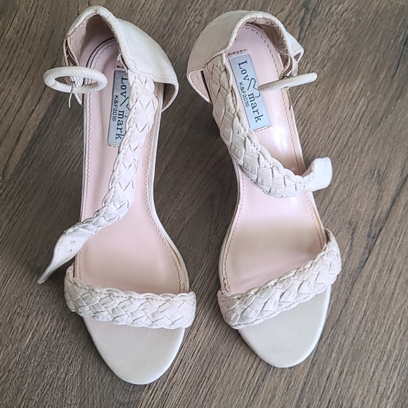 Beige/cream strap sandals - Picture 2 of 3